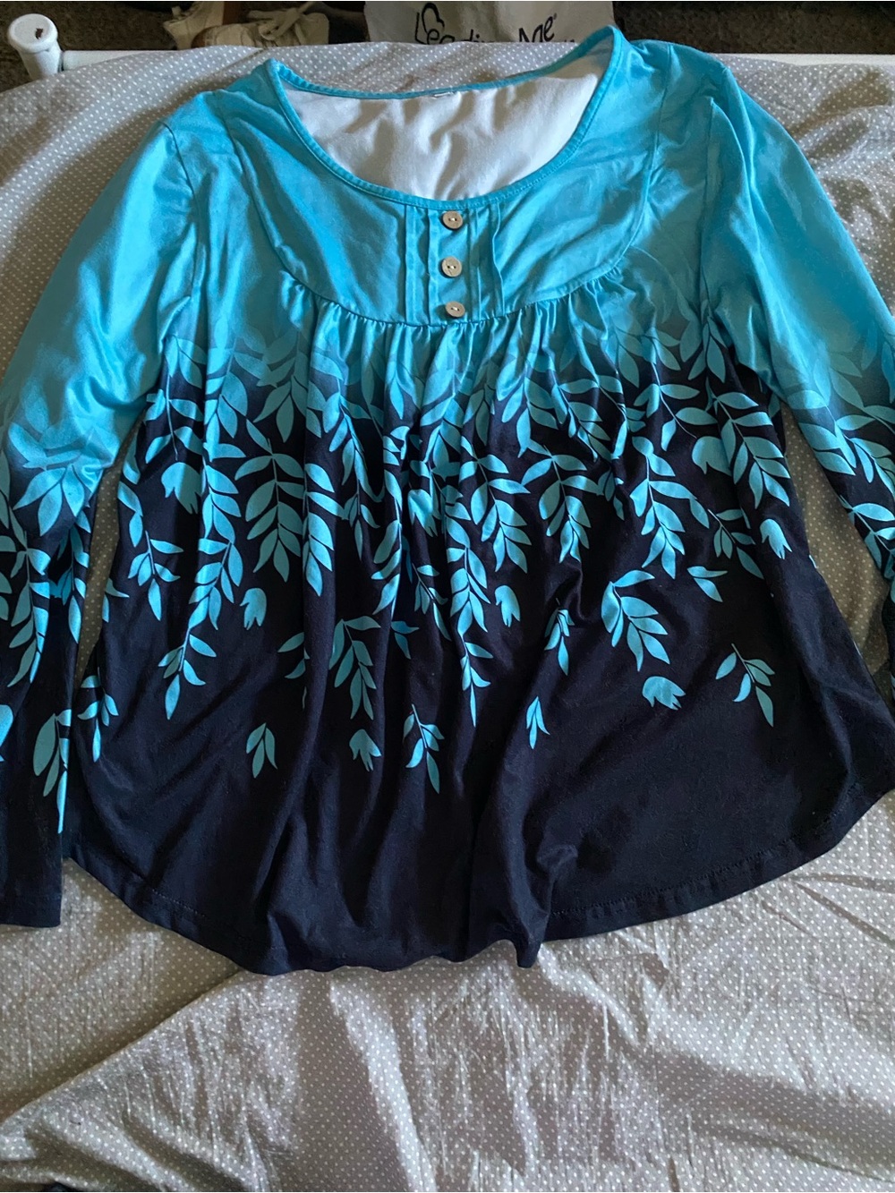 Women’s Turquoise Ombre Leaf-Print Long Sleeve Top
